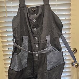 Stylish Black Jumpsuit with Pockets